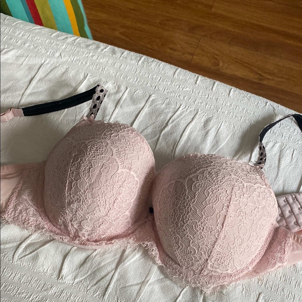Victoria’s Secret Pink Lace Bra 36DD